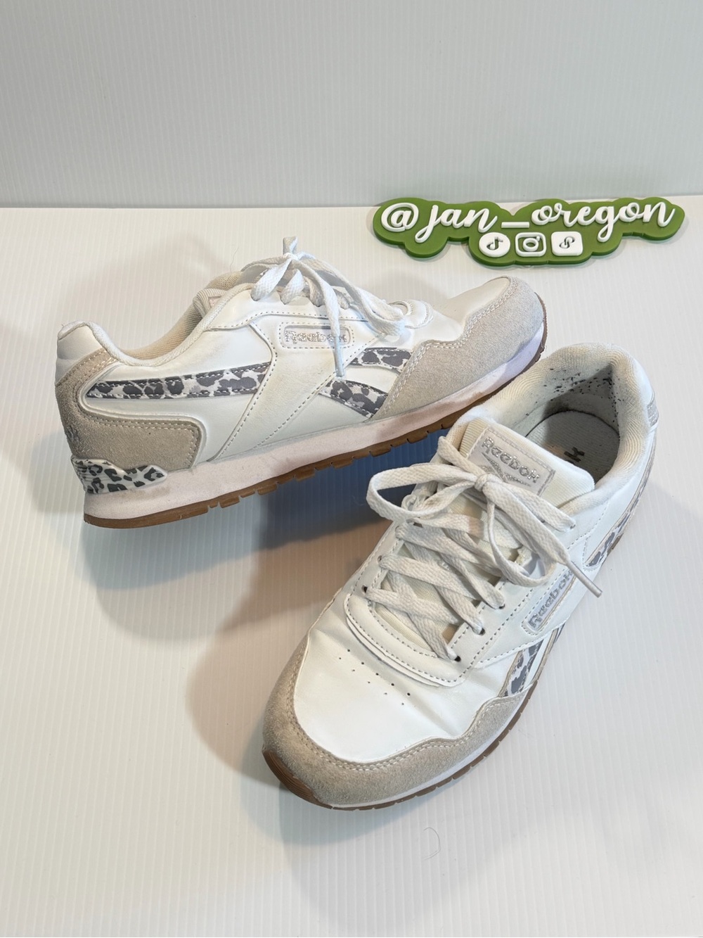 Reebok White Sneakers with Light Gray Suede & Animal print accent, size 7.5
